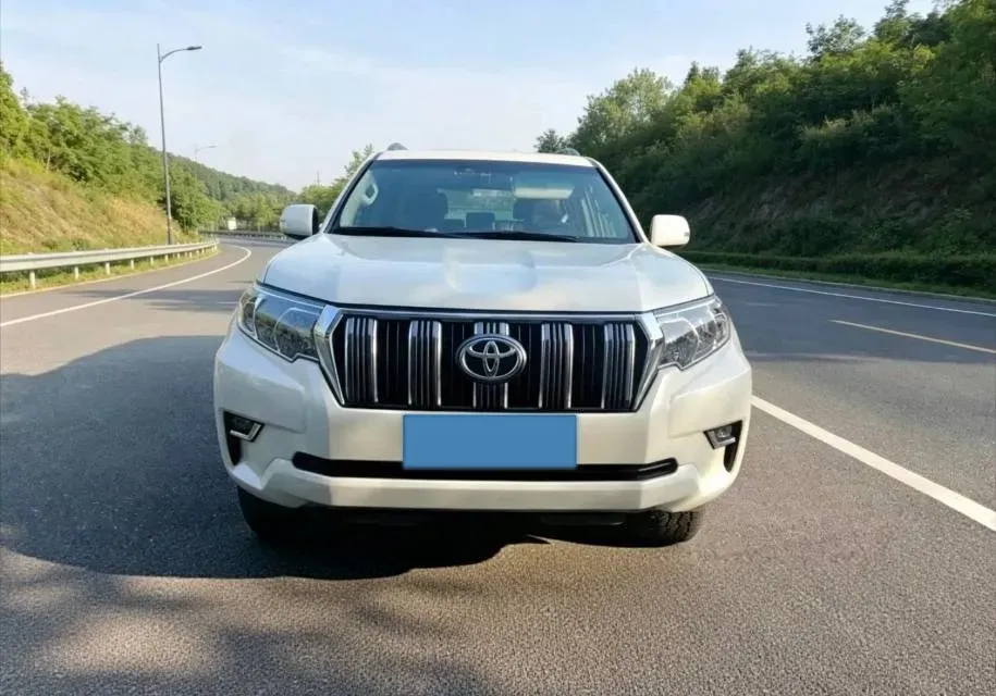 2018 Land Rover Discovery Sport 2.0T 241HP L4 9AT,autocango,china used car exporter,china ev exporter,chinese used car exporter,chinese used ev exporter