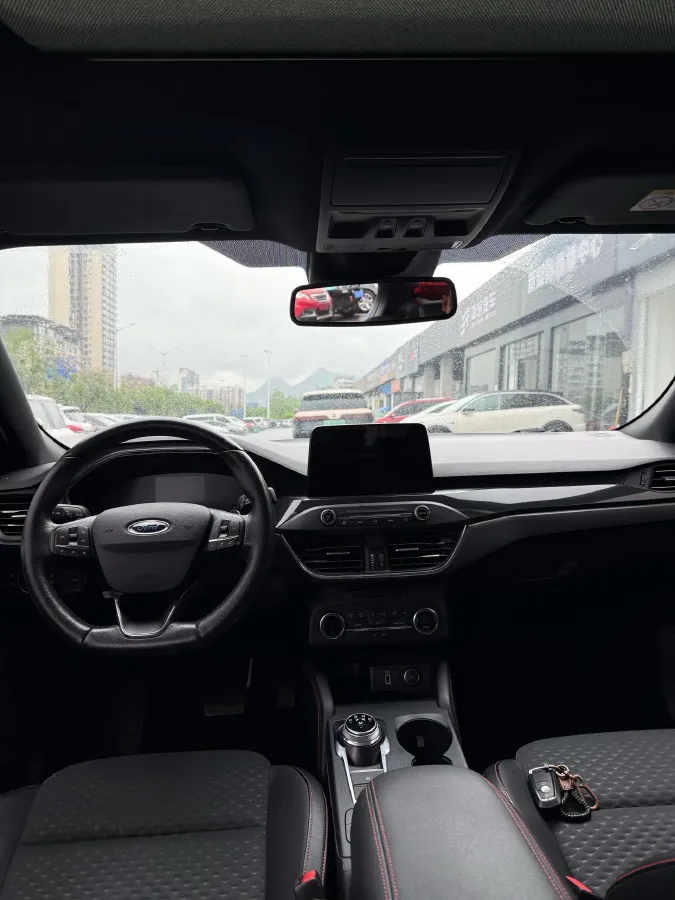 2020 Ford Focus 1.5T 174HP L3 8AT,autocango,china used car exporter,china ev exporter,chinese used car exporter,chinese used ev exporter