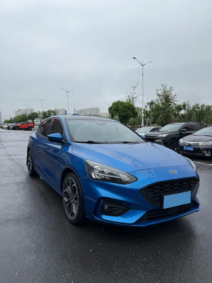 2020 Ford Focus 1.5T 174HP L3 8AT,autocango,china used car exporter,china ev exporter,chinese used car exporter,chinese used ev exporter