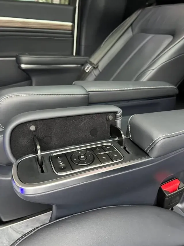 2023 GAC Trumpchi M8 2.0T 252HP L4 8AT,autocango,china used car exporter,china ev exporter,chinese used car exporter,chinese used ev exporter