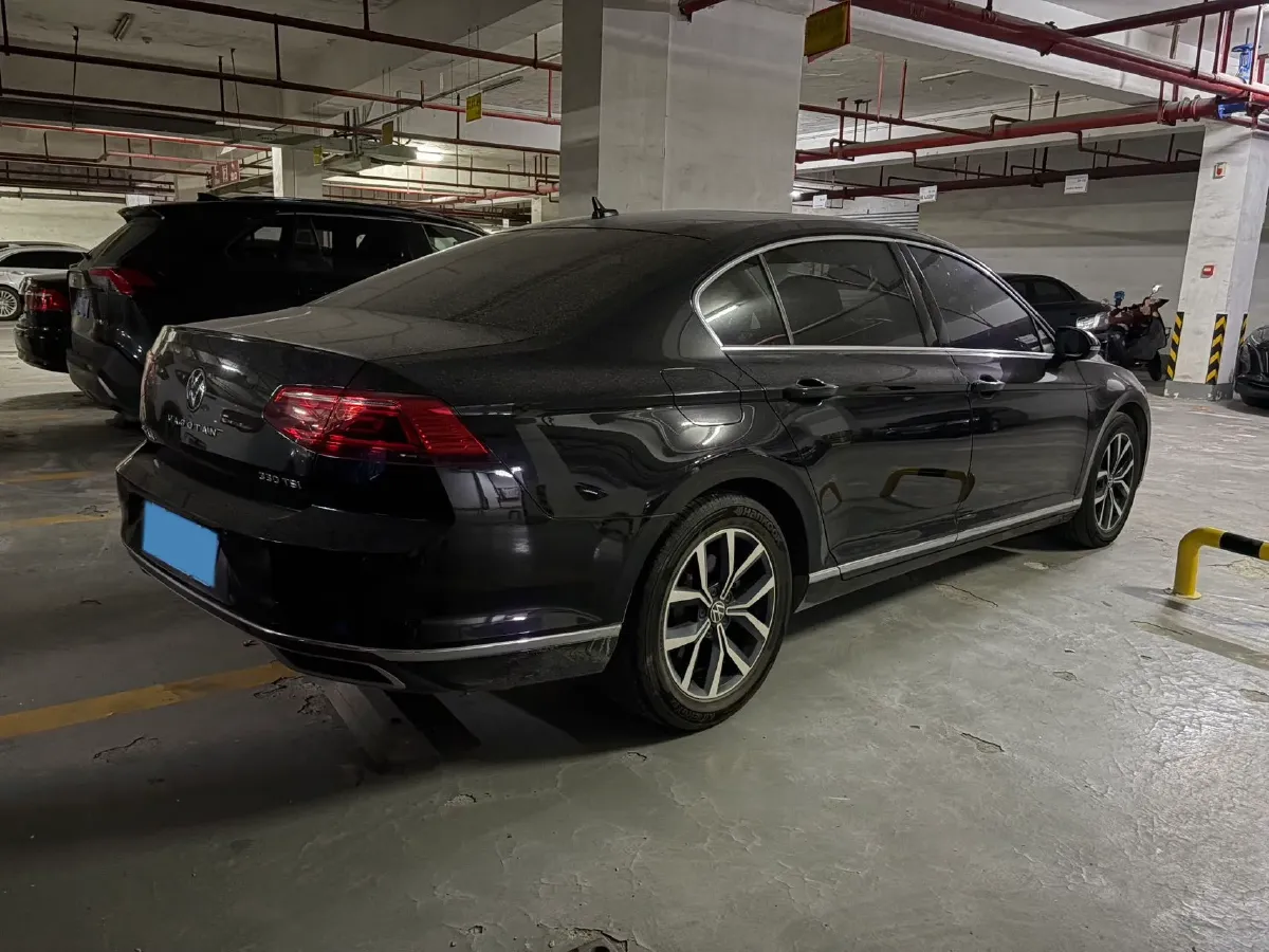 2020 Volkswagen Magotan 2.0T 186HP L4 7DCT,autocango,china used car exporter,china ev exporter,chinese used car exporter,chinese used ev exporter