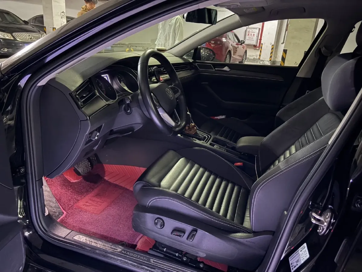 2020 Volkswagen Magotan 2.0T 186HP L4 7DCT,autocango,china used car exporter,china ev exporter,chinese used car exporter,chinese used ev exporter