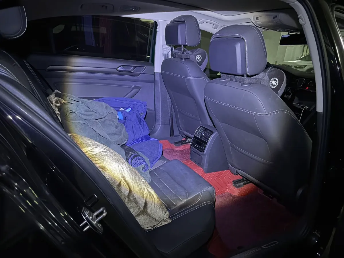 2020 Volkswagen Magotan 2.0T 186HP L4 7DCT,autocango,china used car exporter,china ev exporter,chinese used car exporter,chinese used ev exporter