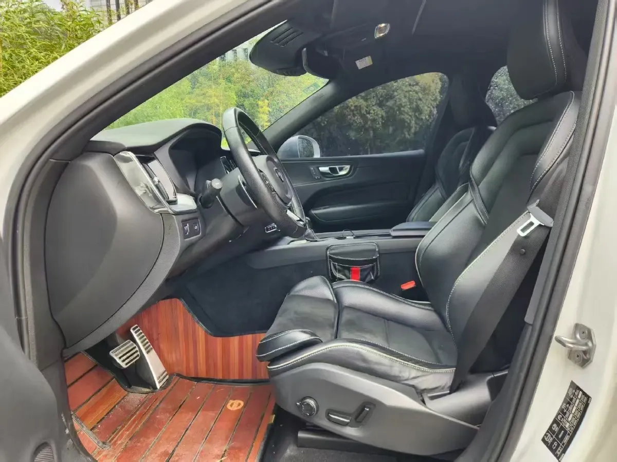 2019 Jeep Wrangler 2.0T 266HP L4 8AT,autocango,china used car exporter,china ev exporter,chinese used car exporter,chinese used ev exporter