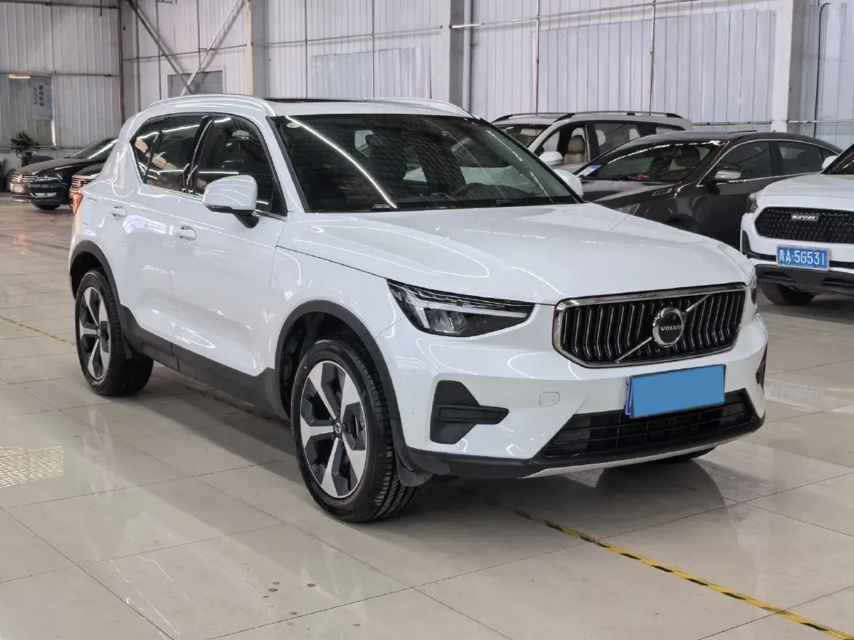 2024 Volvo XC40 2.0T 197HP L4 7DCT,autocango,china used car exporter,china ev exporter,chinese used car exporter,chinese used ev exporter