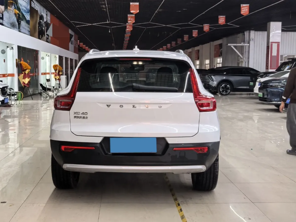 2024 Volvo XC40 2.0T 197HP L4 7DCT,autocango,china used car exporter,china ev exporter,chinese used car exporter,chinese used ev exporter