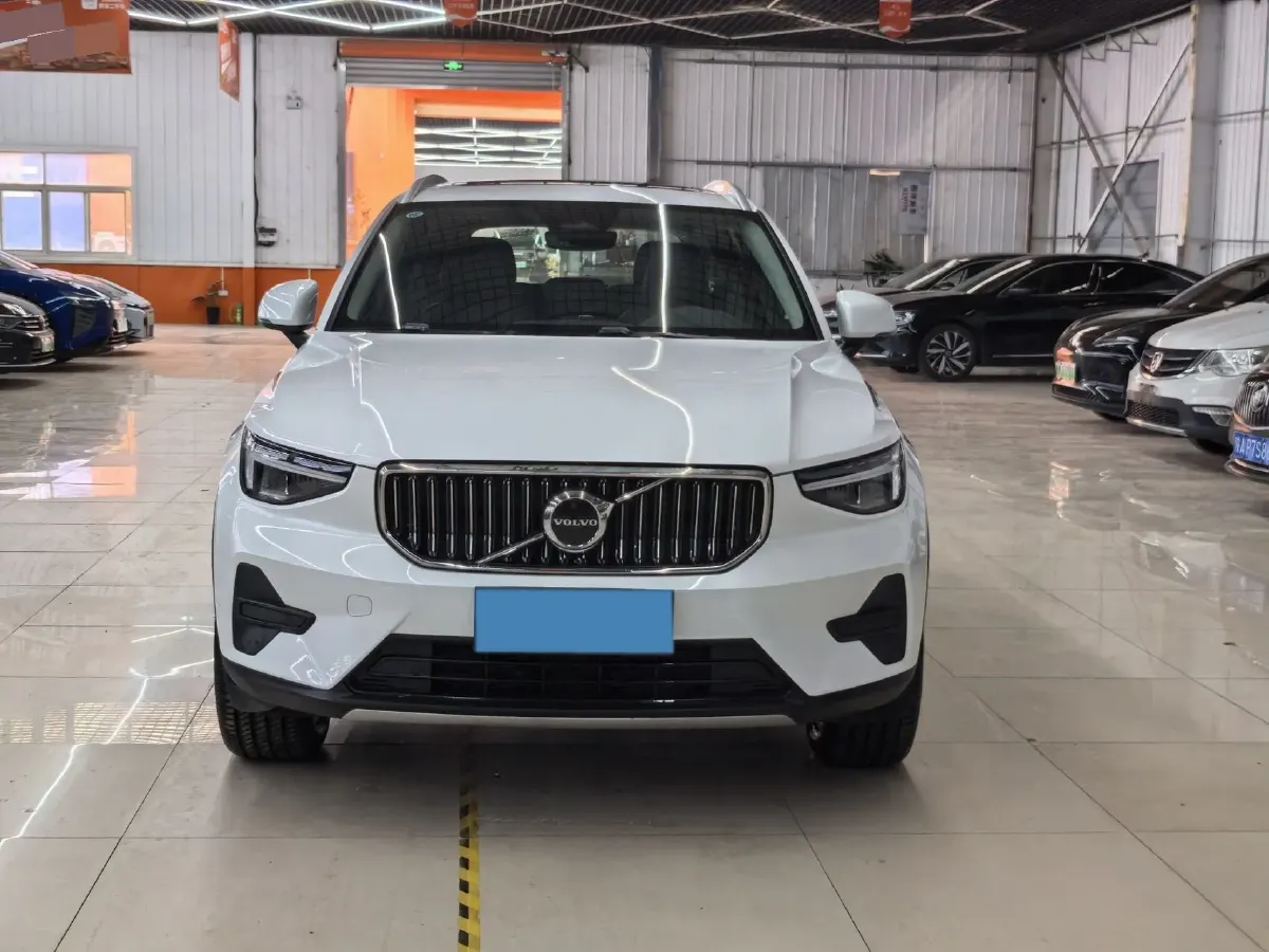2024 Volvo XC40 2.0T 197HP L4 7DCT,autocango,china used car exporter,china ev exporter,chinese used car exporter,chinese used ev exporter