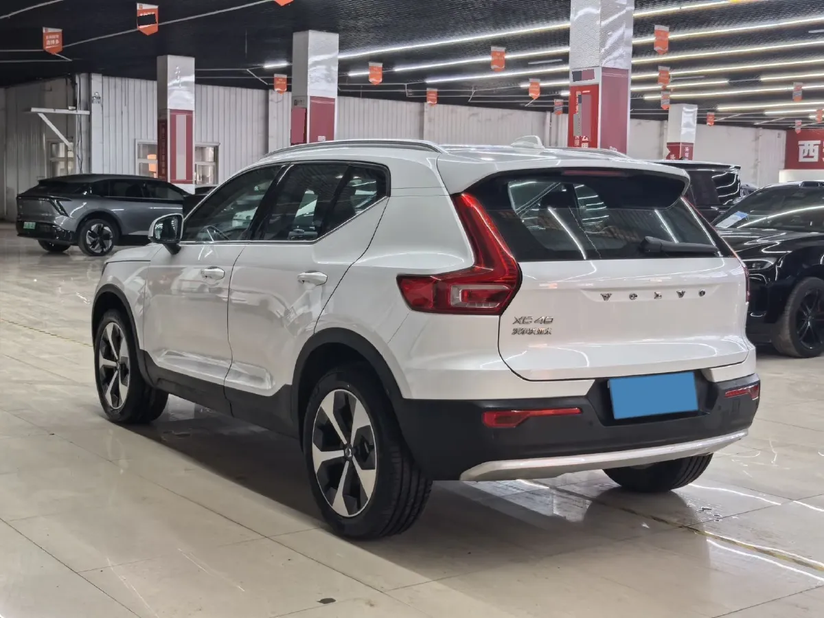 2024 Volvo XC40 2.0T 197HP L4 7DCT,autocango,china used car exporter,china ev exporter,chinese used car exporter,chinese used ev exporter