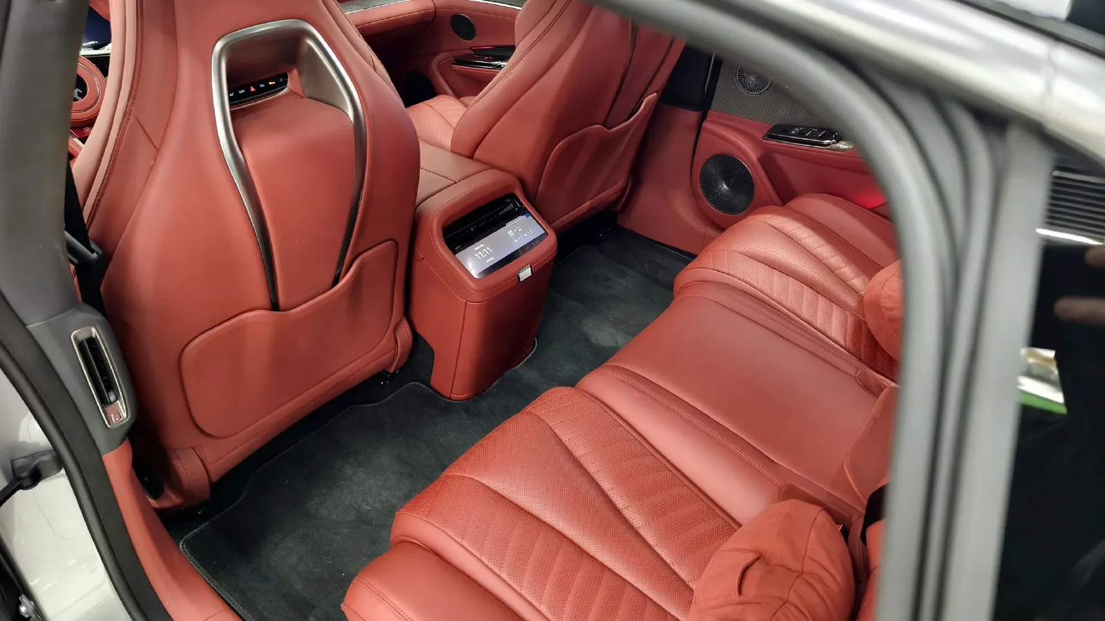 2025 YangWang U7 BEV 135.5KWH,autocango,china used car exporter,china ev exporter,chinese used car exporter,chinese used ev exporter