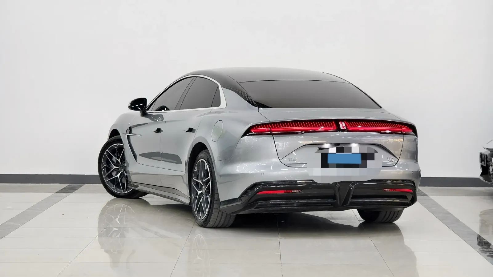 2025 YangWang U7 BEV 135.5KWH,autocango,china used car exporter,china ev exporter,chinese used car exporter,chinese used ev exporter