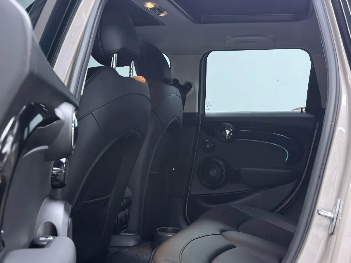 2023 MINI MINI 1.5T 136HP L3 7DCT,autocango,china used car exporter,china ev exporter,chinese used car exporter,chinese used ev exporter