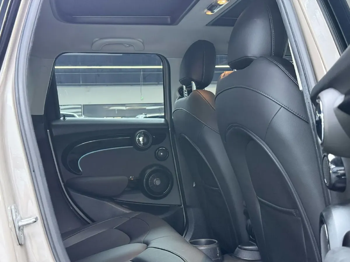 2023 MINI MINI 1.5T 136HP L3 7DCT,autocango,china used car exporter,china ev exporter,chinese used car exporter,chinese used ev exporter