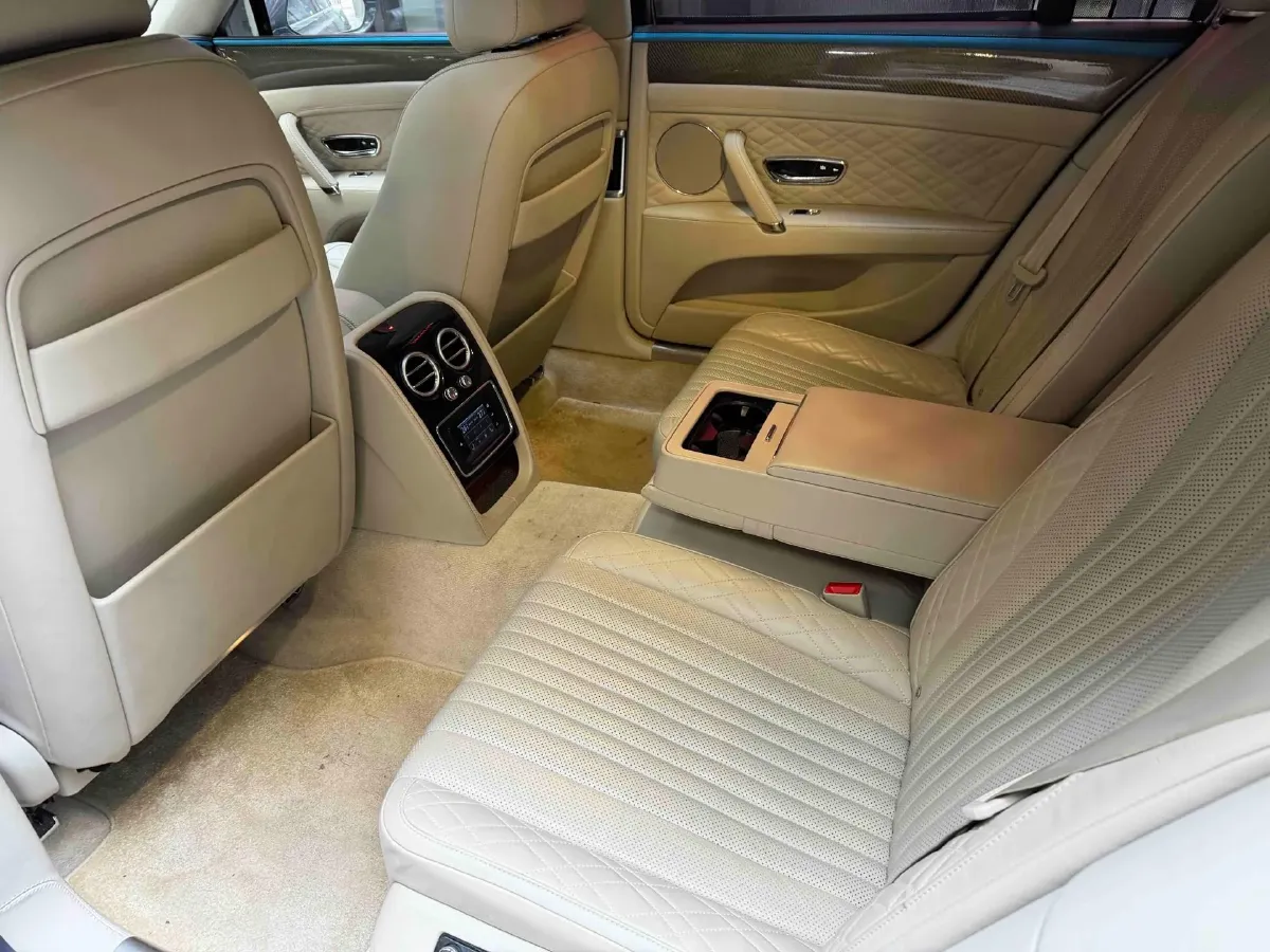 2017 Bentley Flying Spur 4.0T 528HP V8 8AT,autocango,china used car exporter,china ev exporter,chinese used car exporter,chinese used ev exporter