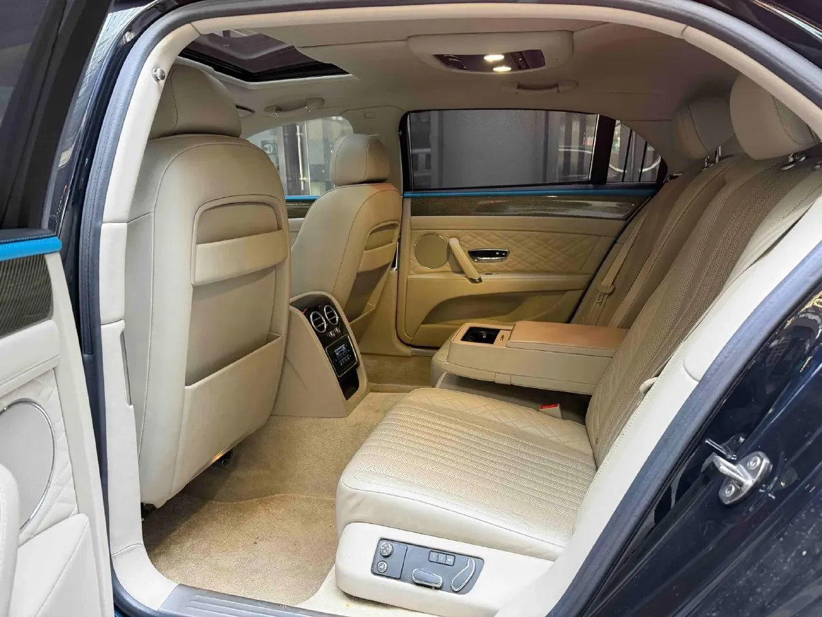 2017 Bentley Flying Spur 4.0T 528HP V8 8AT,autocango,china used car exporter,china ev exporter,chinese used car exporter,chinese used ev exporter