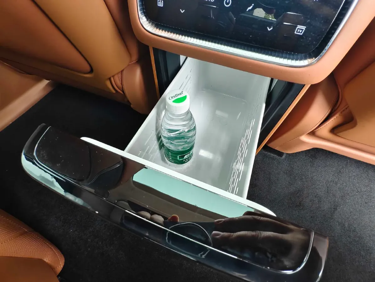 2026 Voyah 9L 1.5T 150HP L4 PHEV,autocango,china used car exporter,china ev exporter,chinese used car exporter,chinese used ev exporter