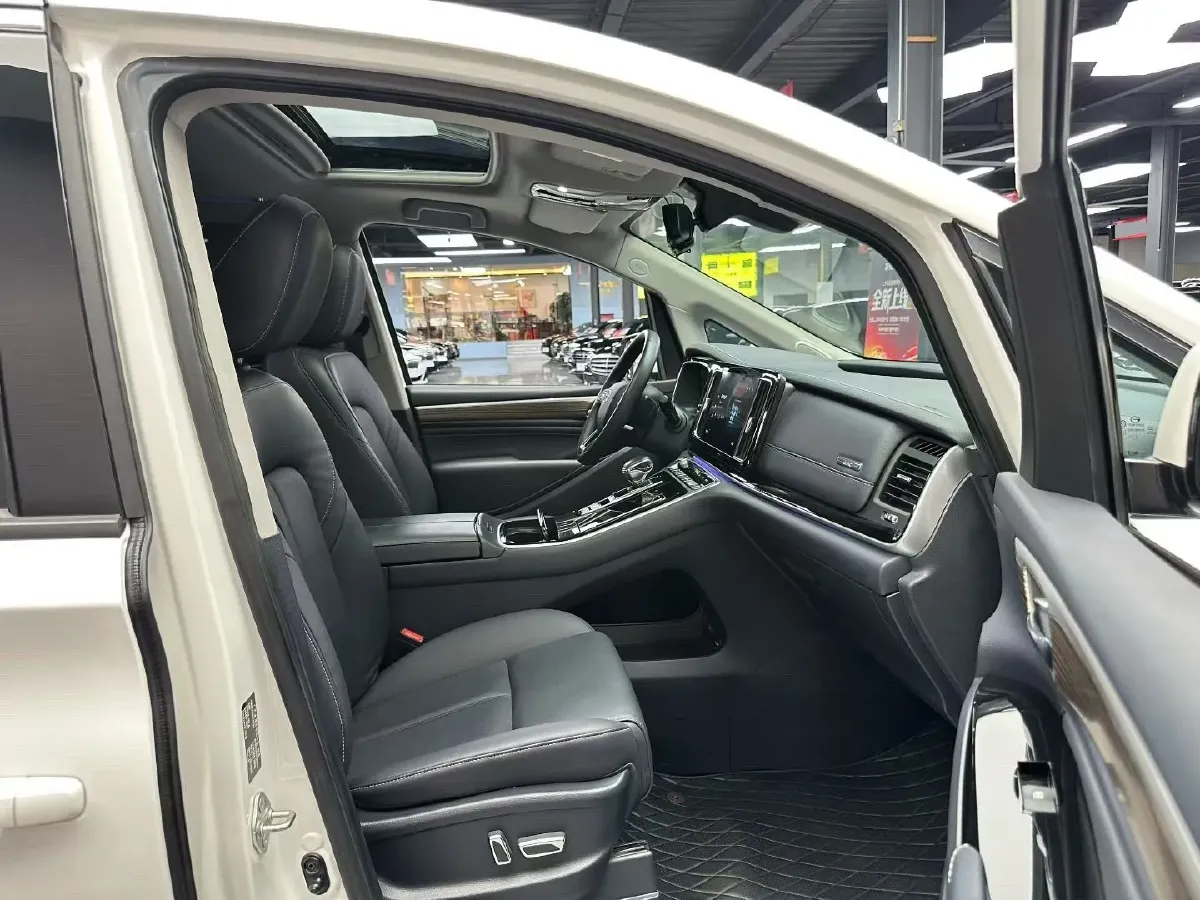 2021 GAC Trumpchi M8 2.0T 252HP L4 8AT,autocango,china used car exporter,china ev exporter,chinese used car exporter,chinese used ev exporter