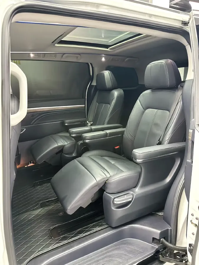 2021 GAC Trumpchi M8 2.0T 252HP L4 8AT,autocango,china used car exporter,china ev exporter,chinese used car exporter,chinese used ev exporter