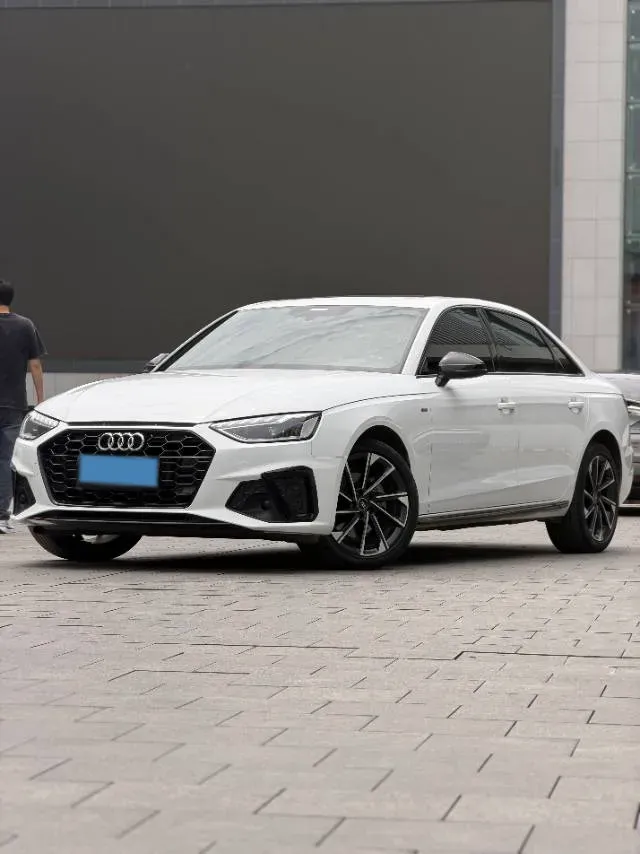 2023 Audi A4L 2.0T 190HP L4 7DCT,autocango,china used car exporter,china ev exporter,chinese used car exporter,chinese used ev exporter