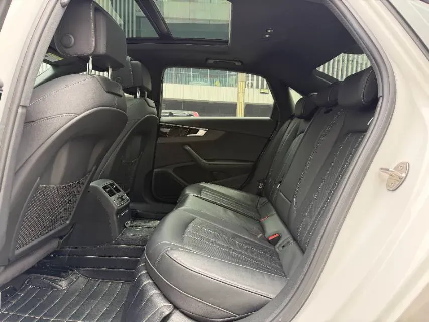 2023 Audi A4L 2.0T 190HP L4 7DCT,autocango,china used car exporter,china ev exporter,chinese used car exporter,chinese used ev exporter