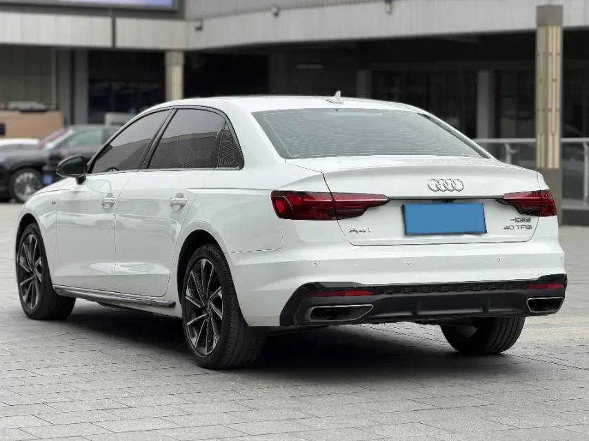 2023 Audi A4L 2.0T 190HP L4 7DCT,autocango,china used car exporter,china ev exporter,chinese used car exporter,chinese used ev exporter
