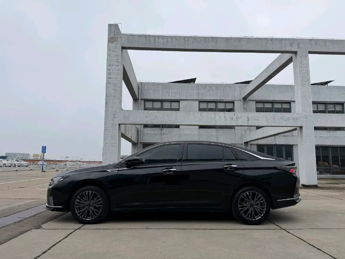 2023 DongFeng Aeolus YiXuan MAX 1.5T 190HP L4 7DCT,autocango,china used car exporter,china ev exporter,chinese used car exporter,chinese used ev exporter