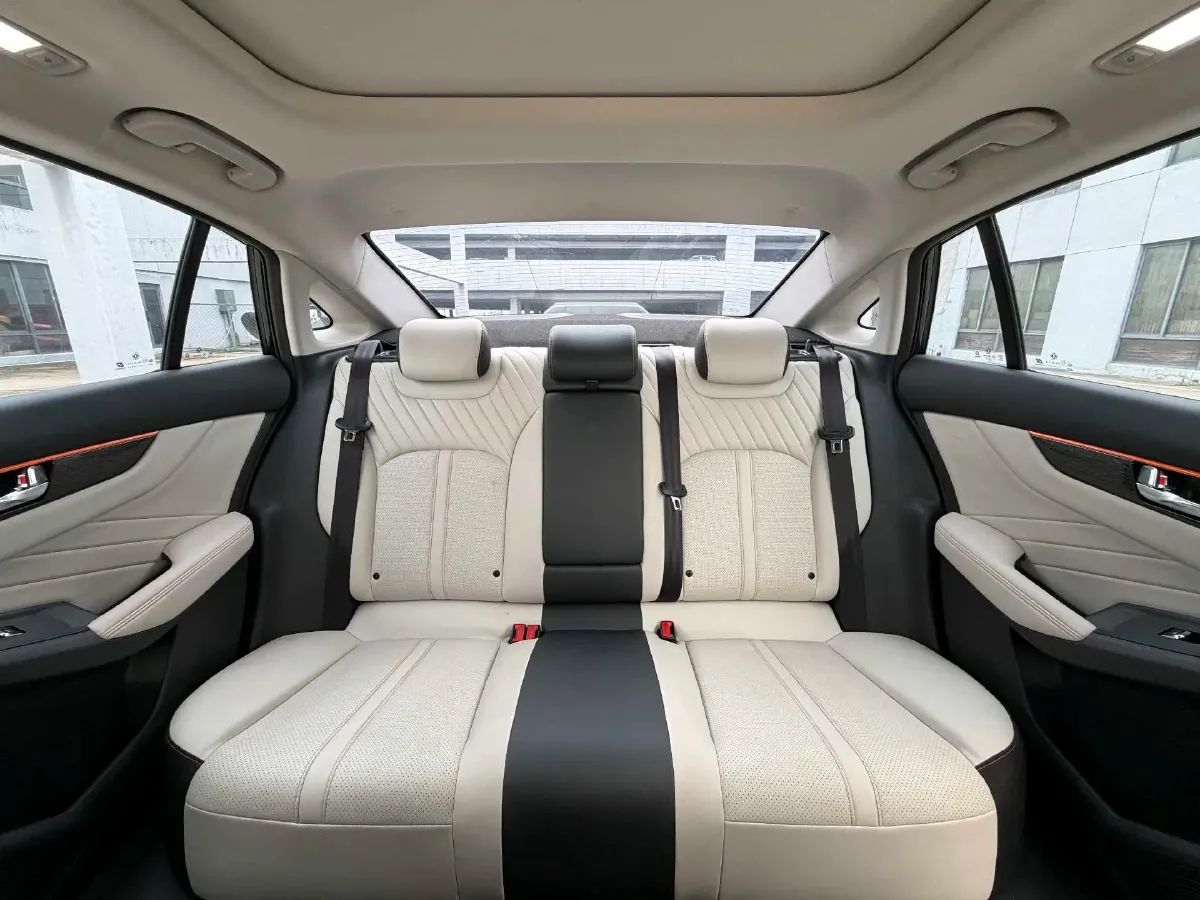 2023 DongFeng Aeolus YiXuan MAX 1.5T 190HP L4 7DCT,autocango,china used car exporter,china ev exporter,chinese used car exporter,chinese used ev exporter