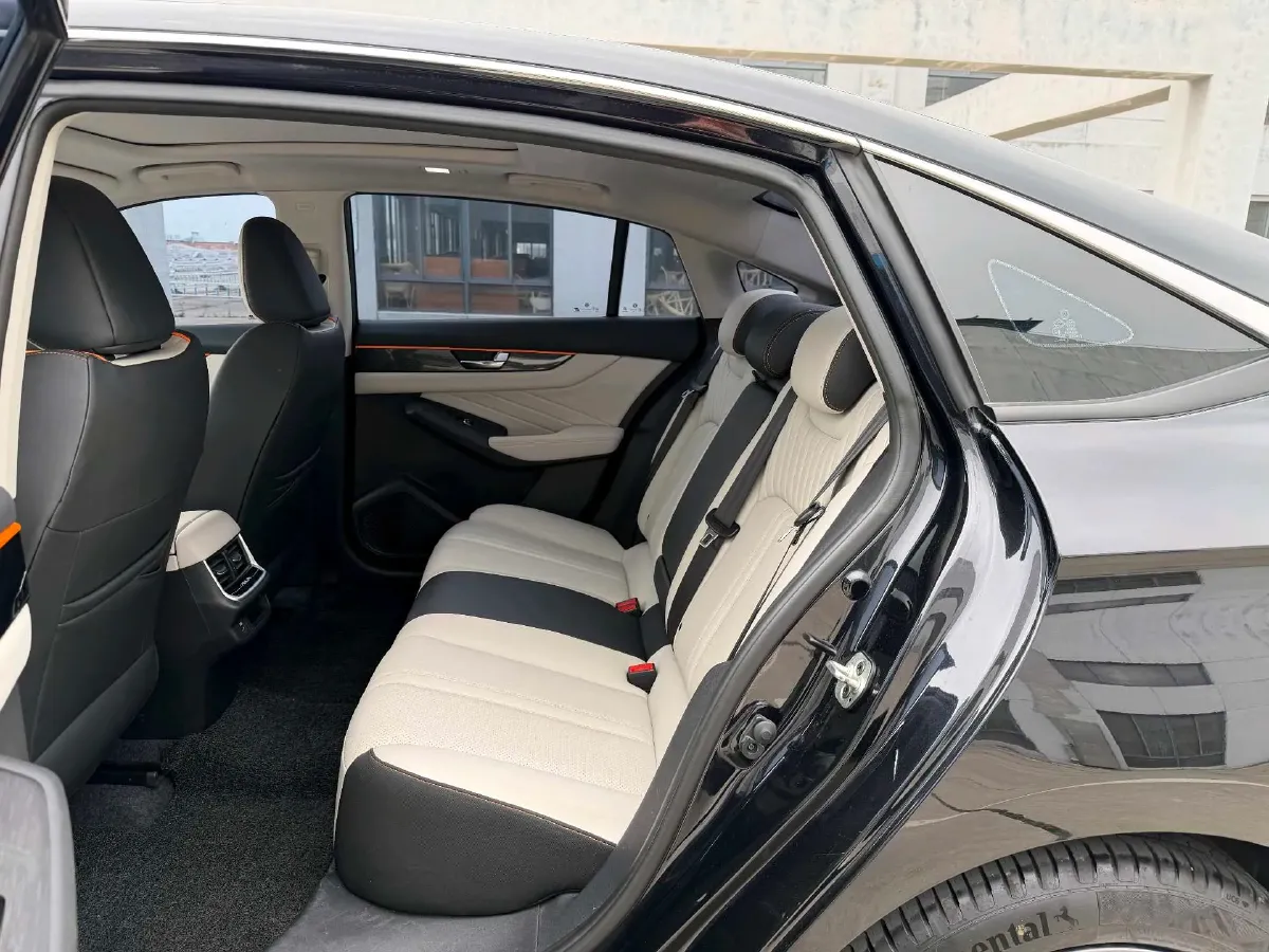 2023 DongFeng Aeolus YiXuan MAX 1.5T 190HP L4 7DCT,autocango,china used car exporter,china ev exporter,chinese used car exporter,chinese used ev exporter