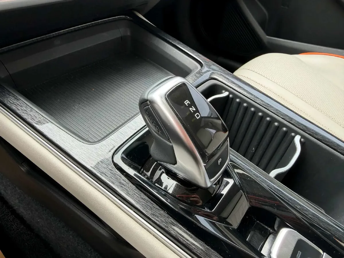 2023 DongFeng Aeolus YiXuan MAX 1.5T 190HP L4 7DCT,autocango,china used car exporter,china ev exporter,chinese used car exporter,chinese used ev exporter