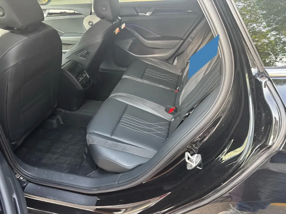 2024 Volkswagen Magotan 2.0T 220HP L4 7DCT,autocango,china used car exporter,china ev exporter,chinese used car exporter,chinese used ev exporter