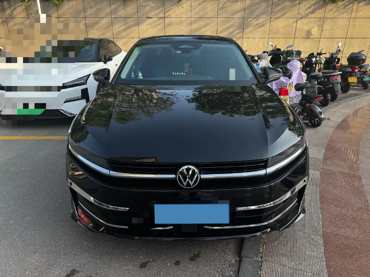 2024 Volkswagen Magotan 2.0T 220HP L4 7DCT,autocango,china used car exporter,china ev exporter,chinese used car exporter,chinese used ev exporter