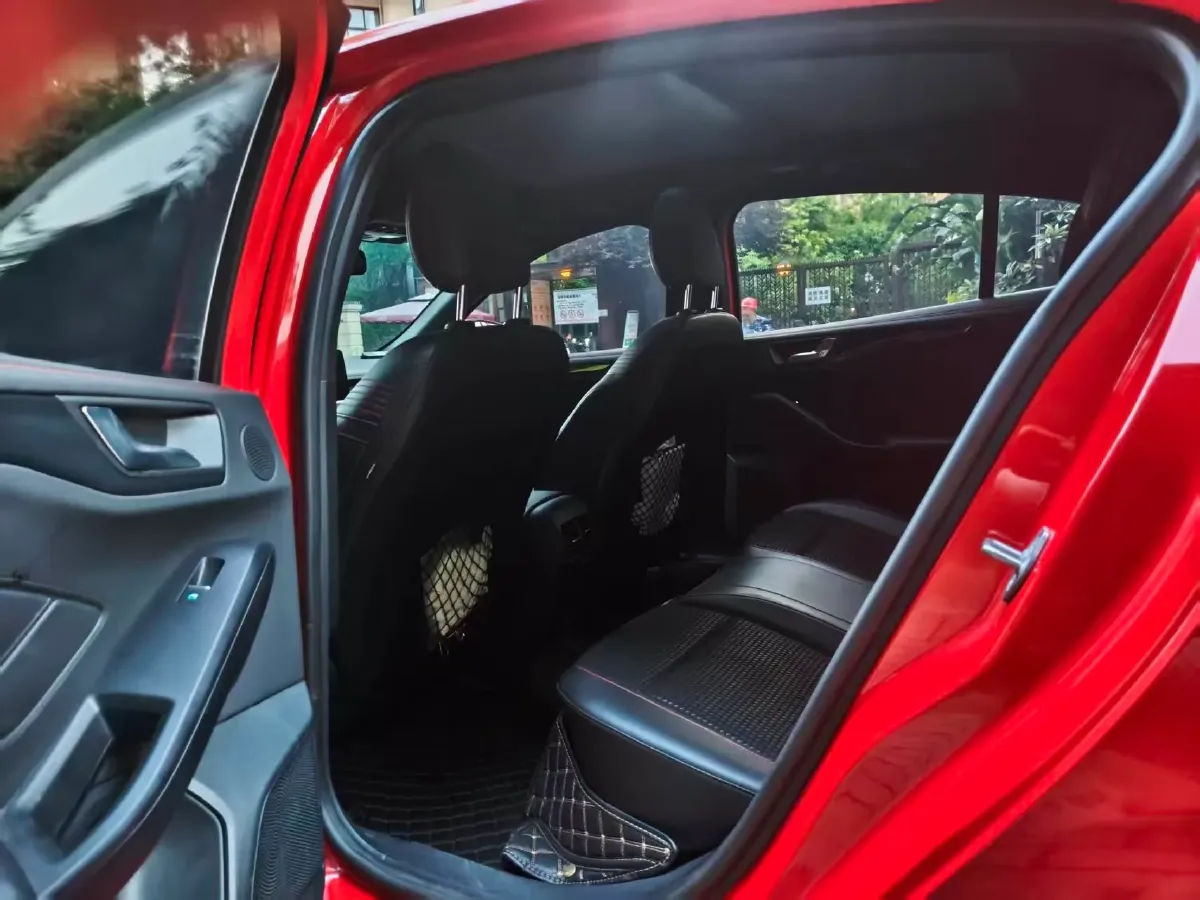 2021 Ford Focus 1.5T 174HP L3 8AT,autocango,china used car exporter,china ev exporter,chinese used car exporter,chinese used ev exporter