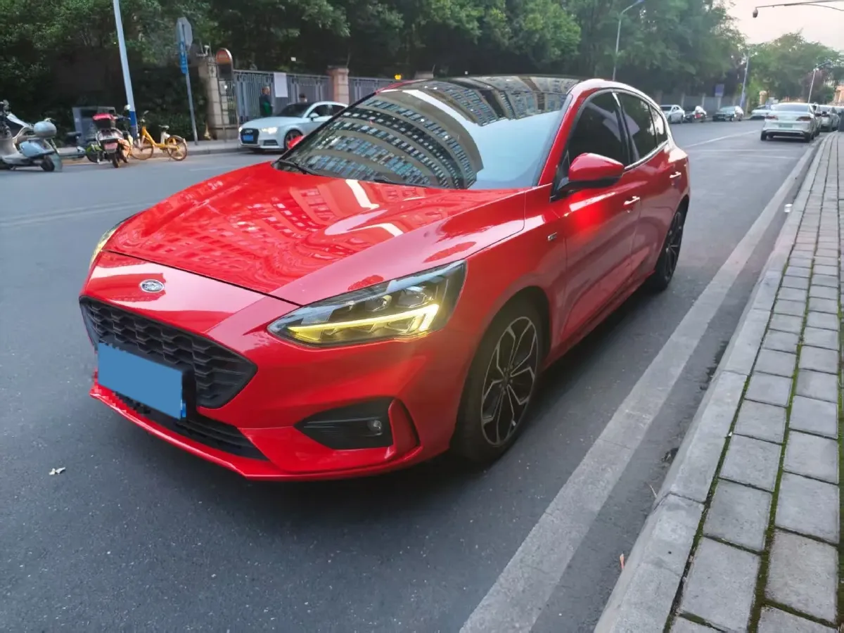 2021 Ford Focus 1.5T 174HP L3 8AT,autocango,china used car exporter,china ev exporter,chinese used car exporter,chinese used ev exporter