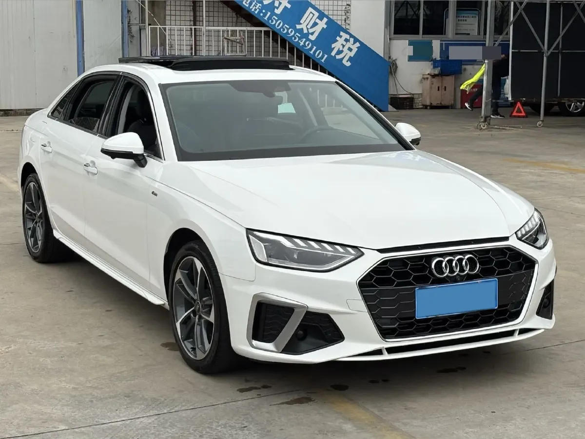 2023 Audi A4L 2.0T 190HP L4 7DCT,autocango,china used car exporter,china ev exporter,chinese used car exporter,chinese used ev exporter