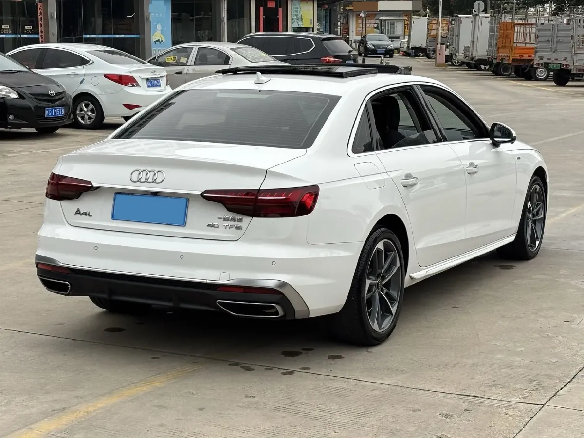 2023 Audi A4L 2.0T 190HP L4 7DCT,autocango,china used car exporter,china ev exporter,chinese used car exporter,chinese used ev exporter