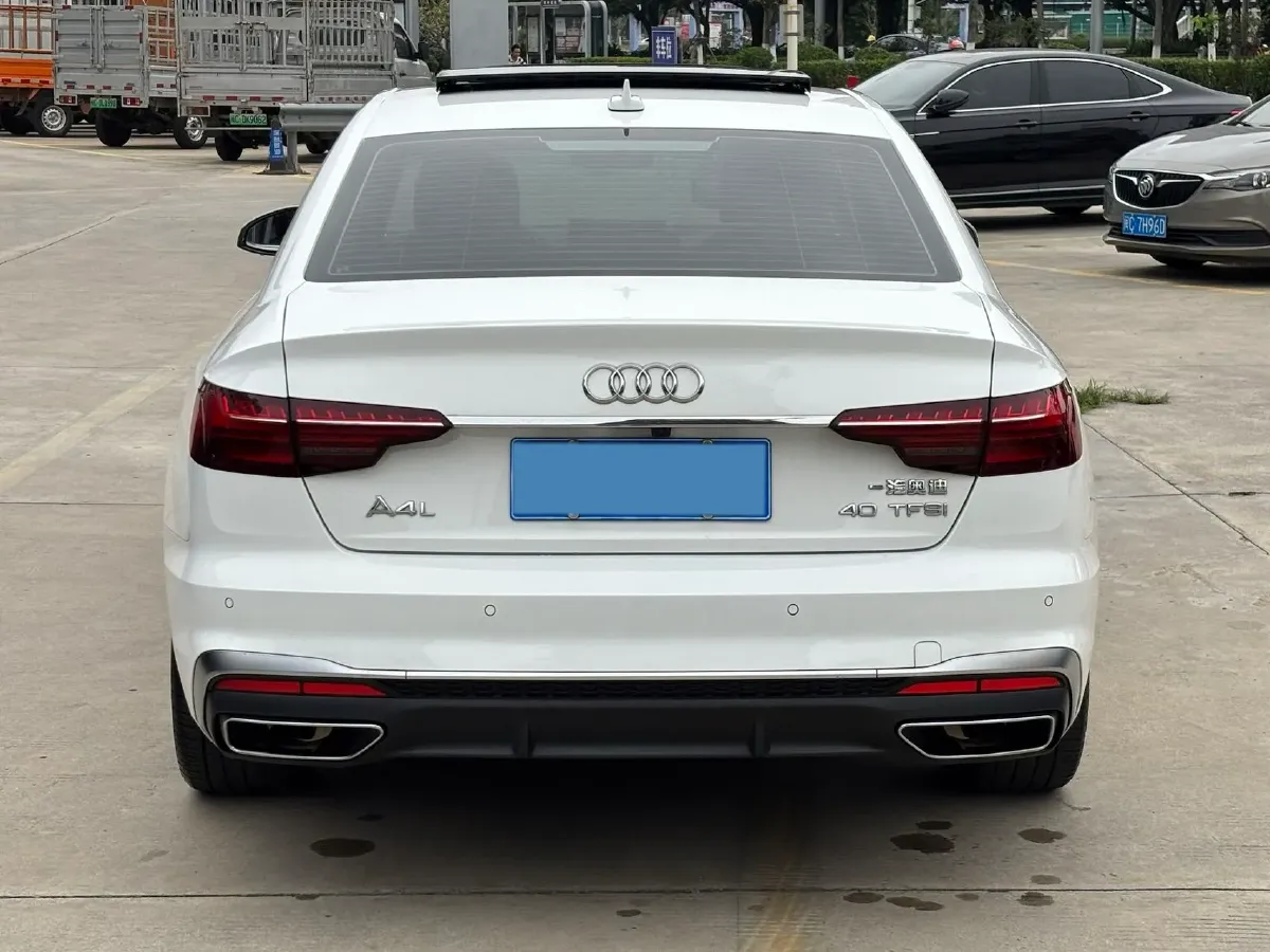 2023 Audi A4L 2.0T 190HP L4 7DCT,autocango,china used car exporter,china ev exporter,chinese used car exporter,chinese used ev exporter