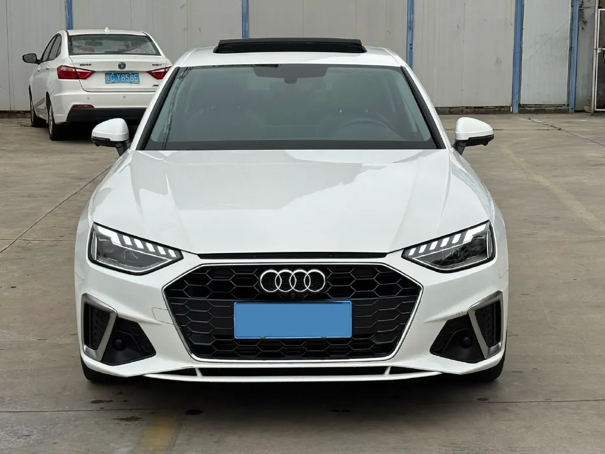 2023 Audi A4L 2.0T 190HP L4 7DCT,autocango,china used car exporter,china ev exporter,chinese used car exporter,chinese used ev exporter