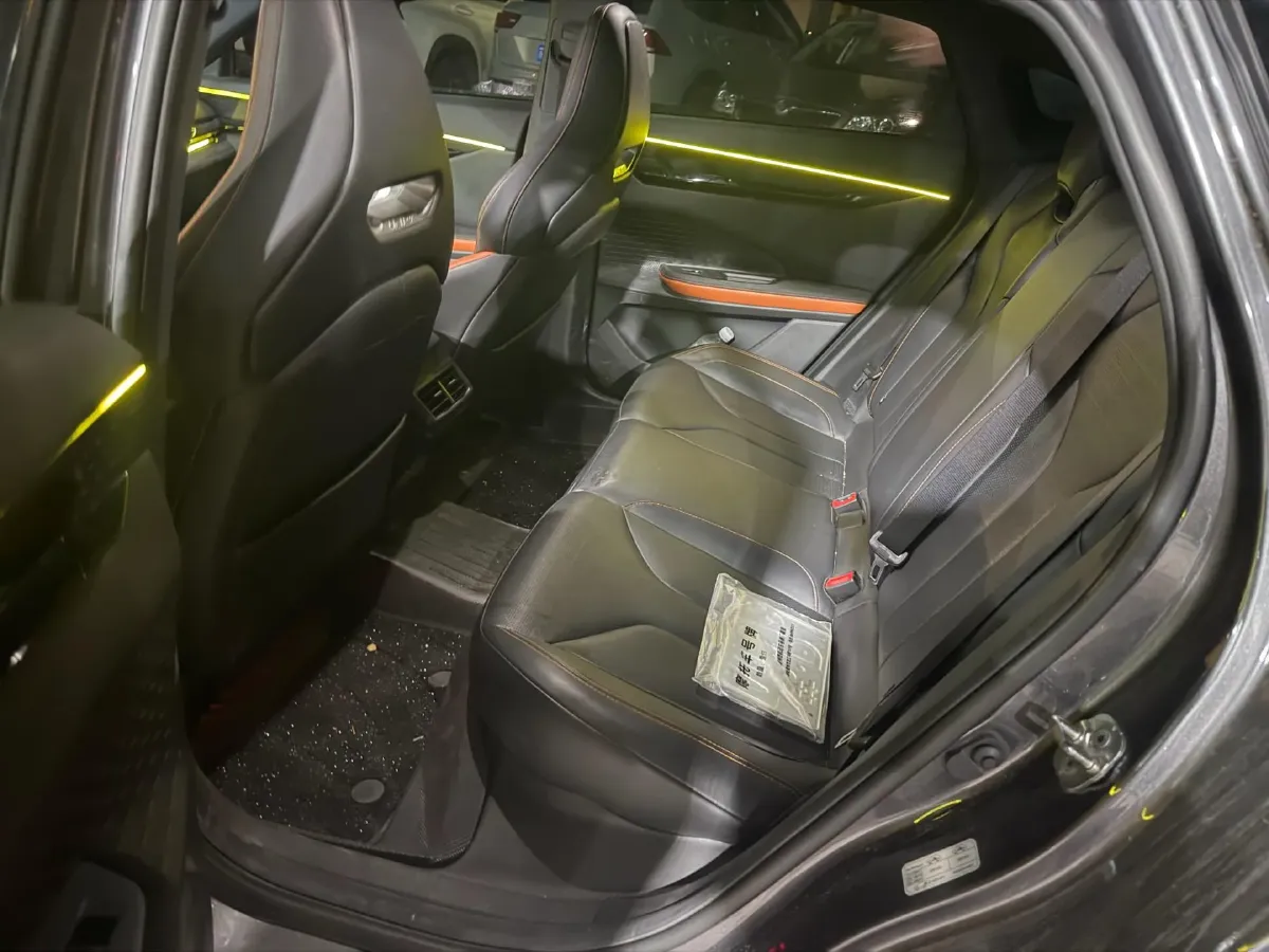 2023 ChangAn UNI-V 2.0T 233HP L4 8AT,autocango,china used car exporter,china ev exporter,chinese used car exporter,chinese used ev exporter