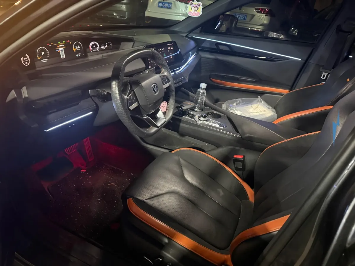 2023 ChangAn UNI-V 2.0T 233HP L4 8AT,autocango,china used car exporter,china ev exporter,chinese used car exporter,chinese used ev exporter