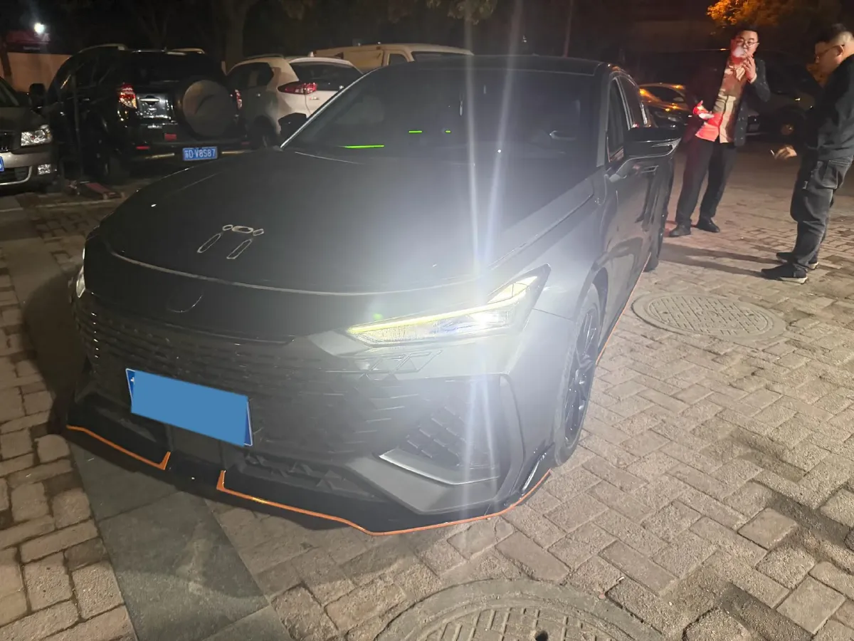 2023 ChangAn UNI-V 2.0T 233HP L4 8AT,autocango,china used car exporter,china ev exporter,chinese used car exporter,chinese used ev exporter