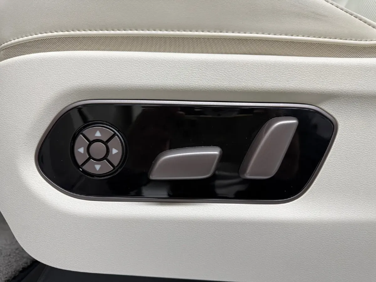 2025 WEY HighMountain 1.5T 170HP L4 4DHT PHEV,autocango,china used car exporter,china ev exporter,chinese used car exporter,chinese used ev exporter