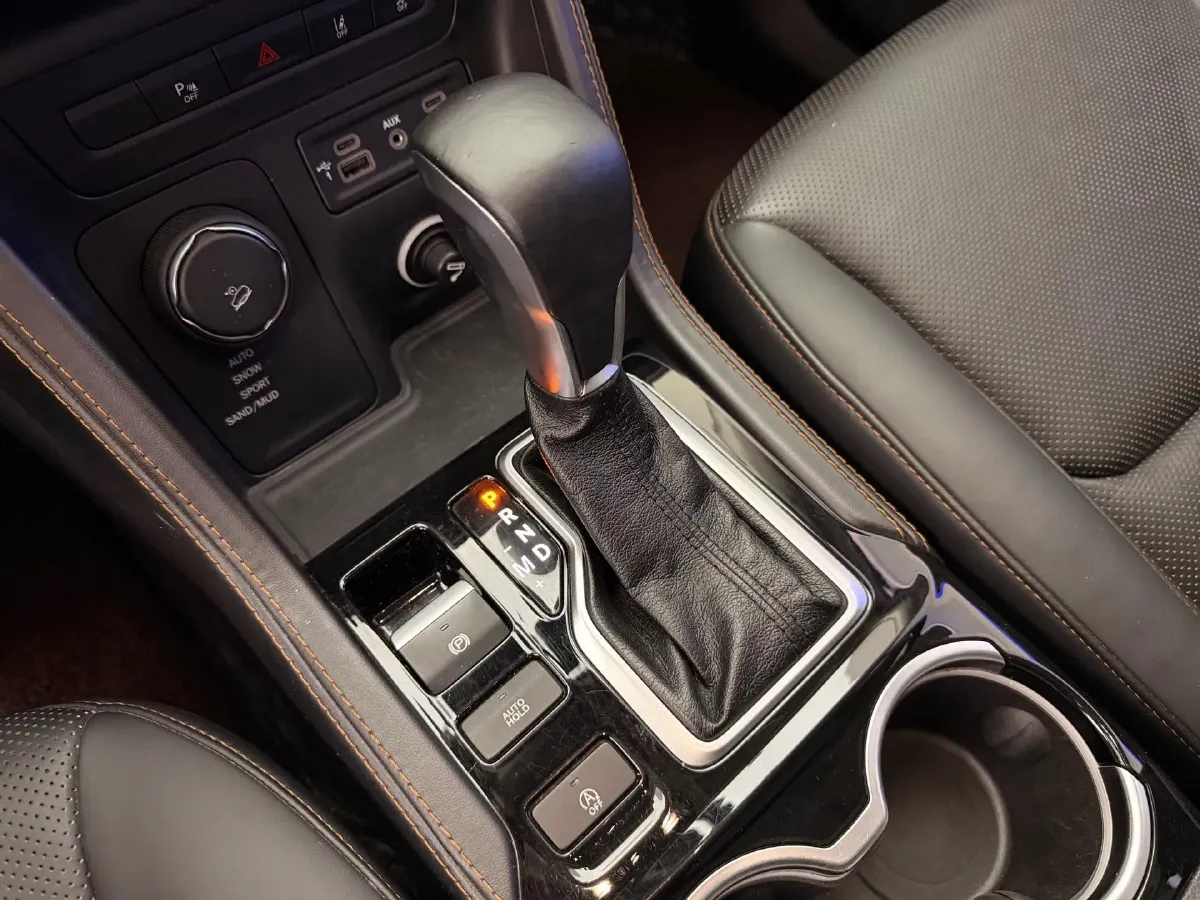 2018 Jeep Grand Commander 2.0T 265HP L4 9AT,autocango,china used car exporter,china ev exporter,chinese used car exporter,chinese used ev exporter