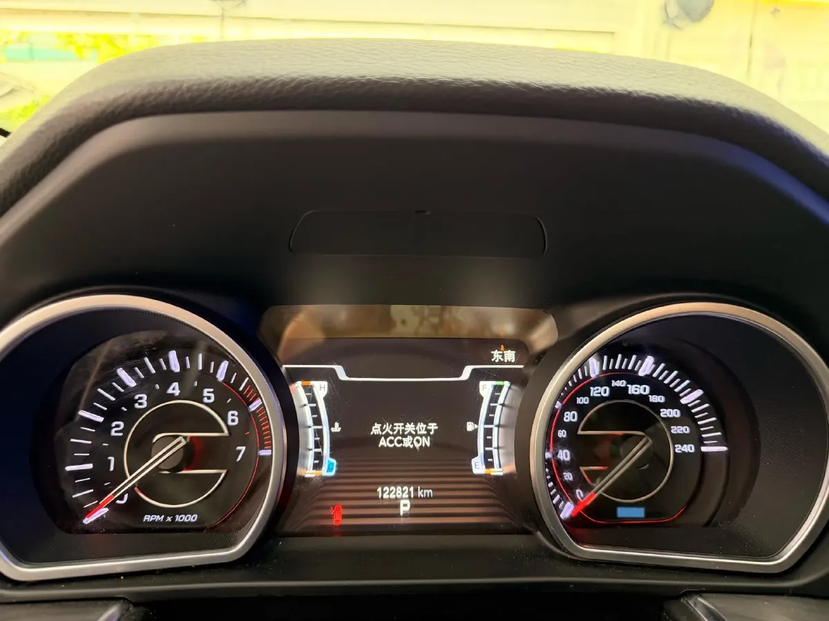 2018 Jeep Grand Commander 2.0T 265HP L4 9AT,autocango,china used car exporter,china ev exporter,chinese used car exporter,chinese used ev exporter