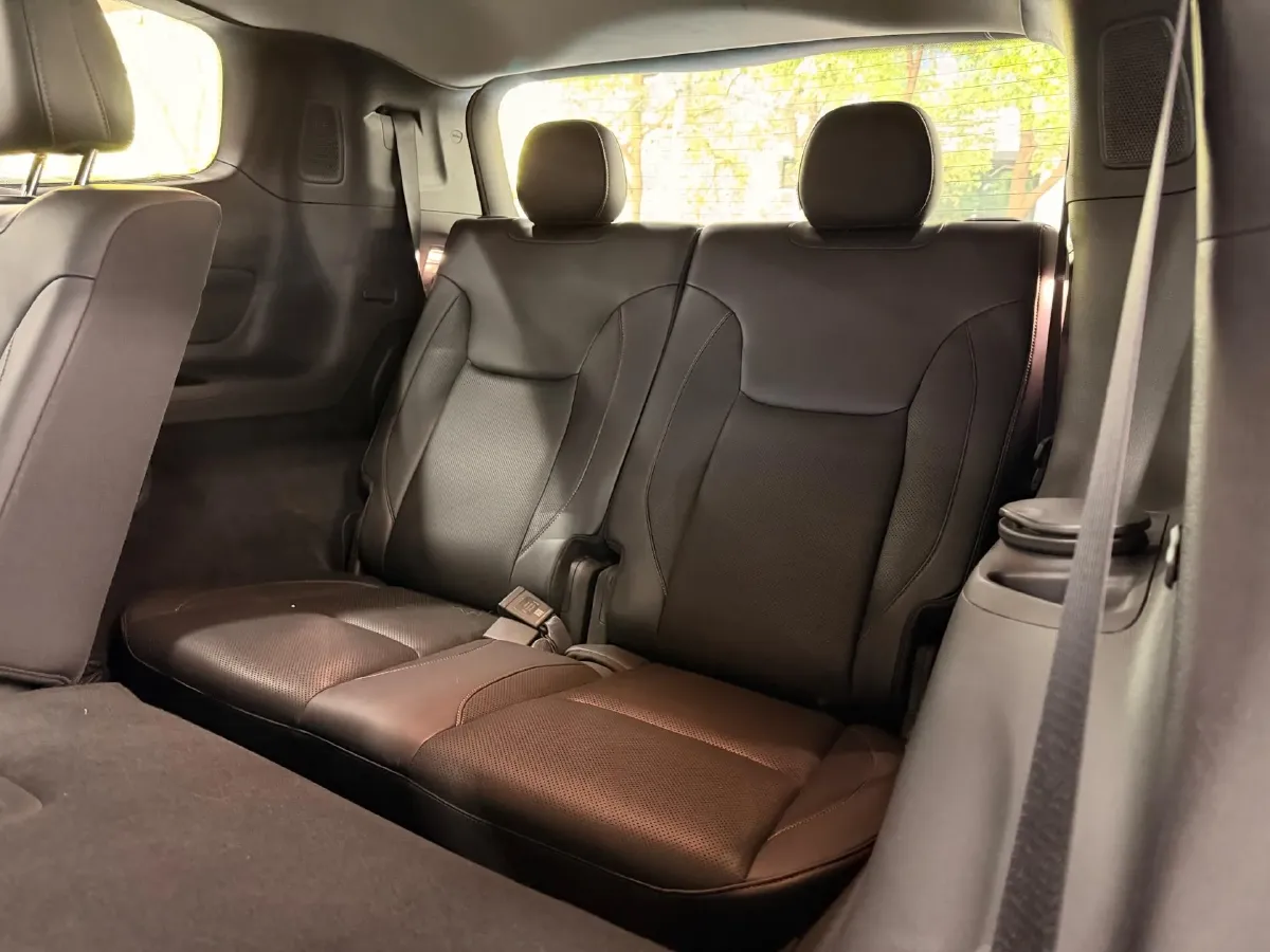 2018 Jeep Grand Commander 2.0T 265HP L4 9AT,autocango,china used car exporter,china ev exporter,chinese used car exporter,chinese used ev exporter