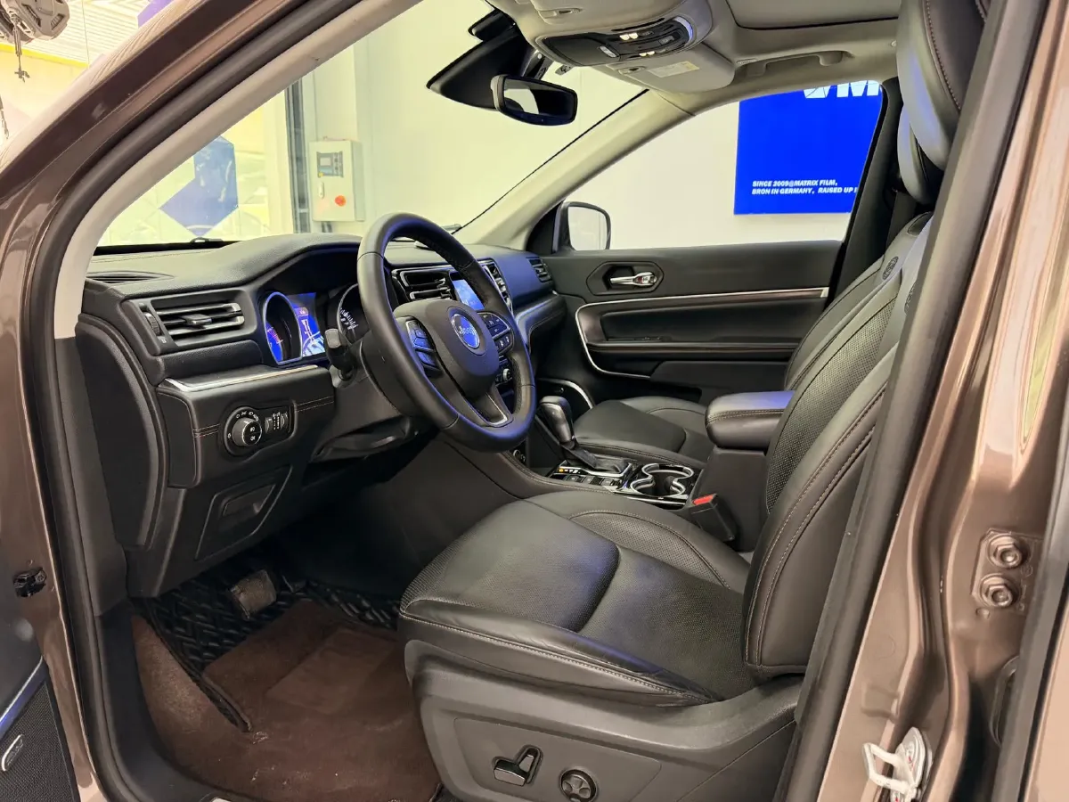 2018 Jeep Grand Commander 2.0T 265HP L4 9AT,autocango,china used car exporter,china ev exporter,chinese used car exporter,chinese used ev exporter