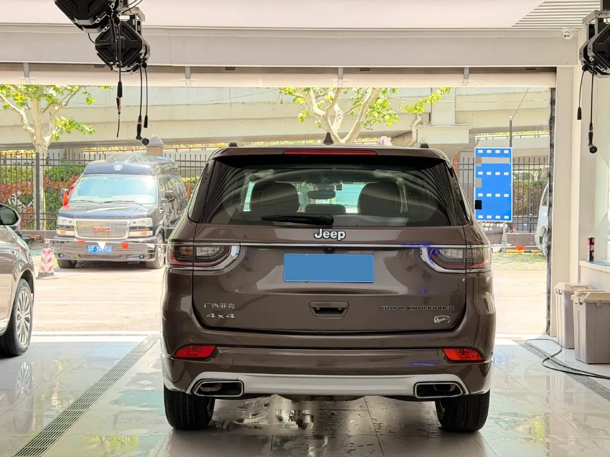 2018 Jeep Grand Commander 2.0T 265HP L4 9AT,autocango,china used car exporter,china ev exporter,chinese used car exporter,chinese used ev exporter