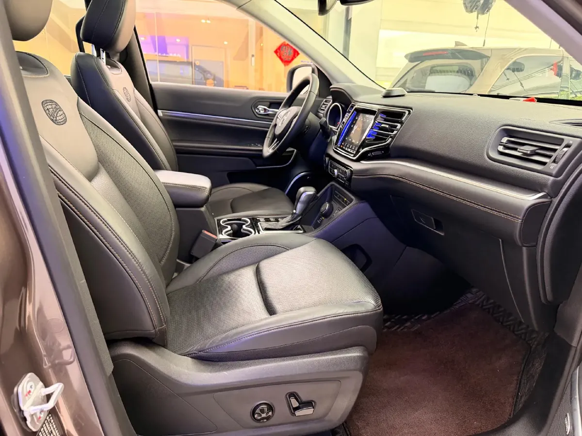 2018 Jeep Grand Commander 2.0T 265HP L4 9AT,autocango,china used car exporter,china ev exporter,chinese used car exporter,chinese used ev exporter