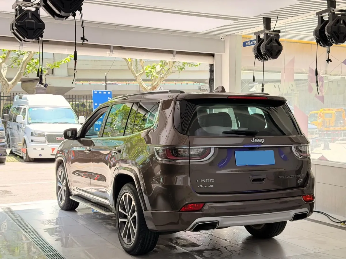 2018 Jeep Grand Commander 2.0T 265HP L4 9AT,autocango,china used car exporter,china ev exporter,chinese used car exporter,chinese used ev exporter