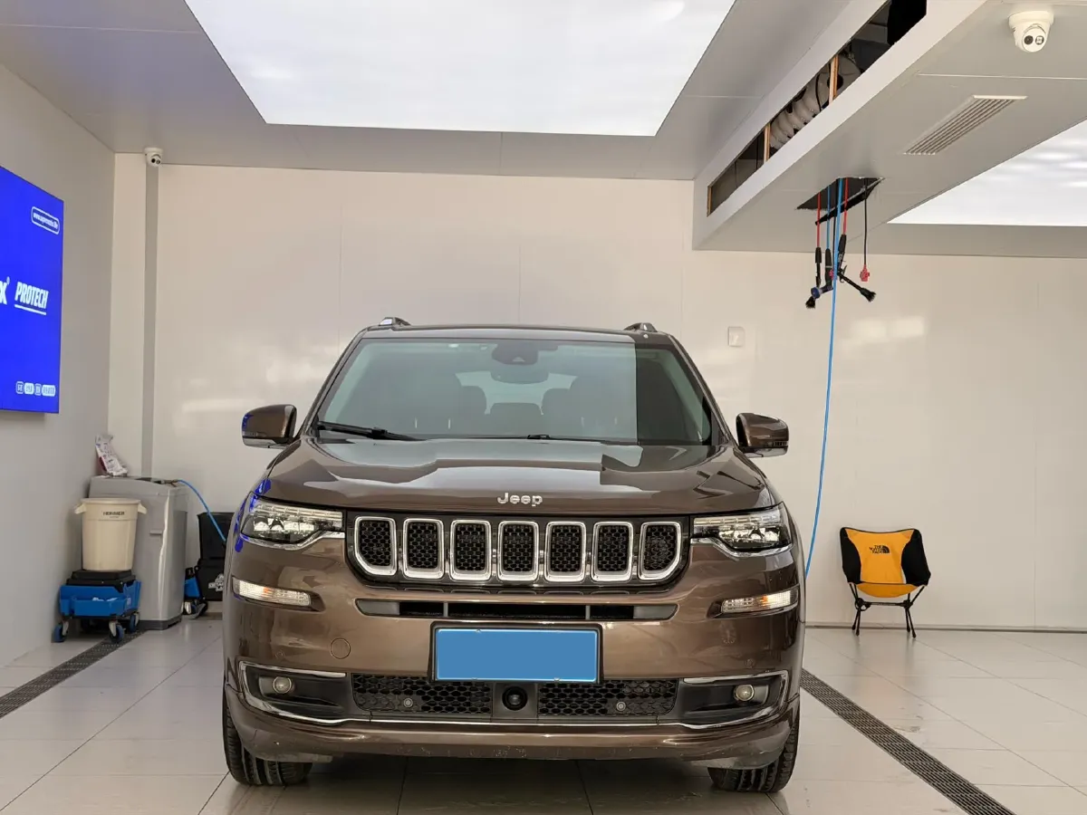 2018 Jeep Grand Commander 2.0T 265HP L4 9AT,autocango,china used car exporter,china ev exporter,chinese used car exporter,chinese used ev exporter