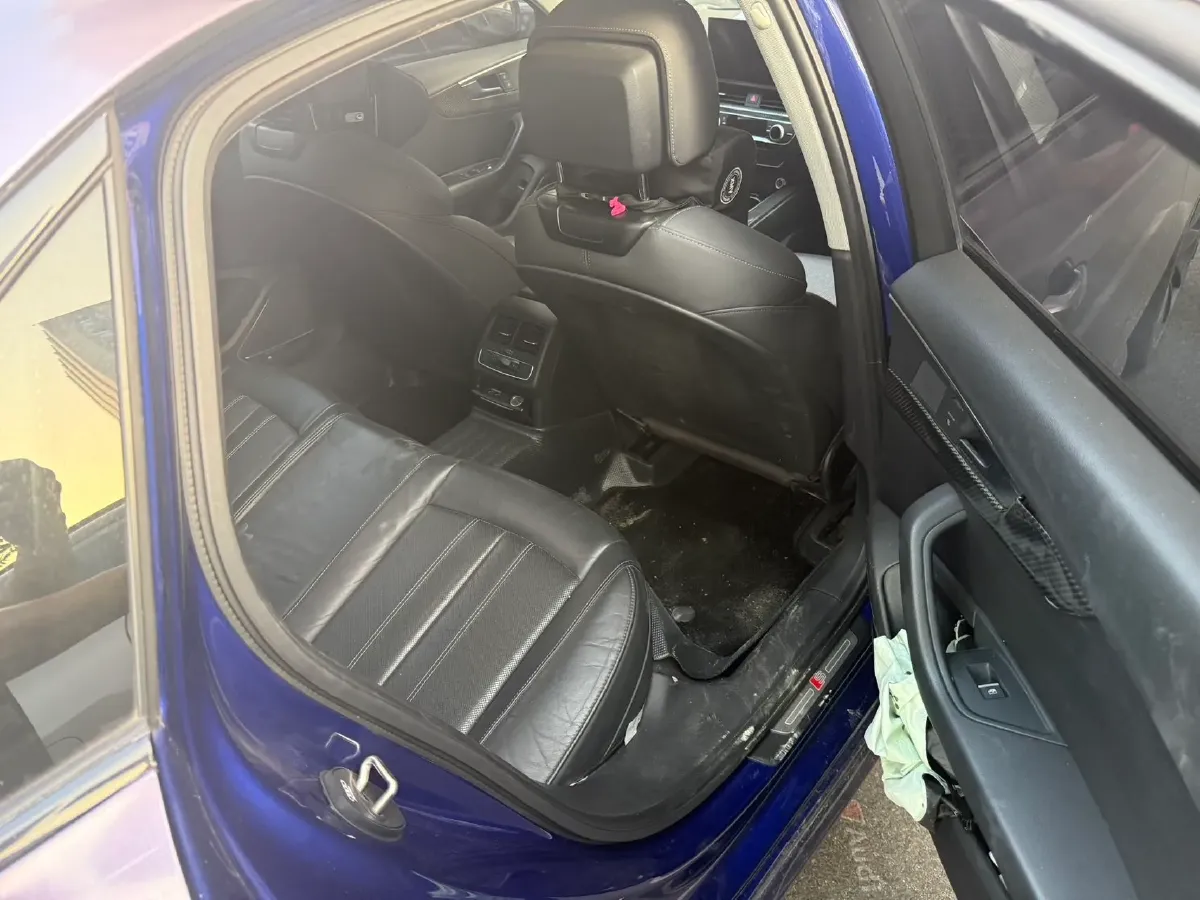 2020 Audi A4L 2.0T 190HP L4 7DCT,autocango,china used car exporter,china ev exporter,chinese used car exporter,chinese used ev exporter