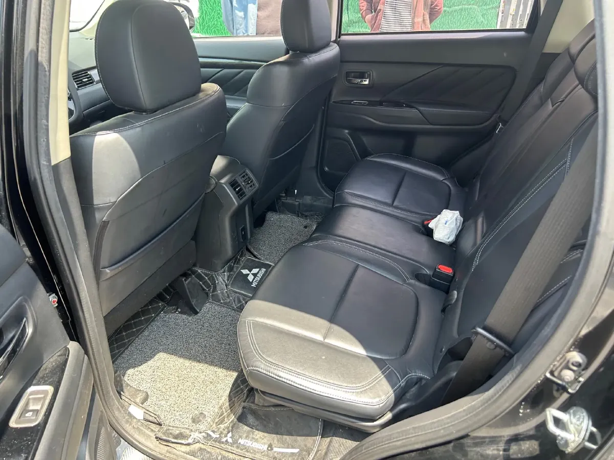 2020 Mitsubishi Outlander 2.0L 166HP L4 CVT,autocango,china used car exporter,china ev exporter,chinese used car exporter,chinese used ev exporter